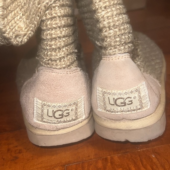UGG  Women's Knit 3 Button Winter Boots size 9 - Picture 6 of 6